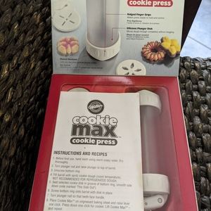 WILTON cookie press